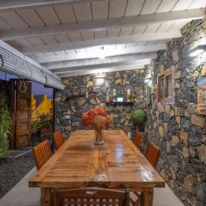 https://casa-sophie-with-great-terrace-and-ocean-views.in-canary-islands.com